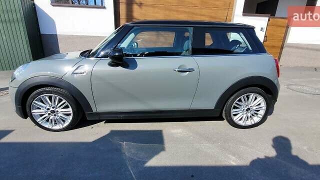 Серый Мини Hatch, объемом двигателя 1.5 л и пробегом 53 тыс. км за 15000 $, фото 4 на Automoto.ua