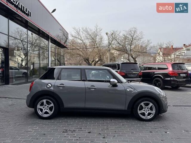 Серый Мини Hatch, объемом двигателя 2 л и пробегом 95 тыс. км за 14900 $, фото 7 на Automoto.ua