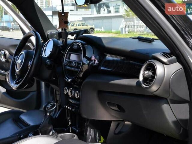 Серый Мини Hatch, объемом двигателя 2 л и пробегом 119 тыс. км за 14999 $, фото 37 на Automoto.ua
