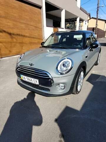 Серый Мини Hatch, объемом двигателя 1.5 л и пробегом 53 тыс. км за 15000 $, фото 1 на Automoto.ua