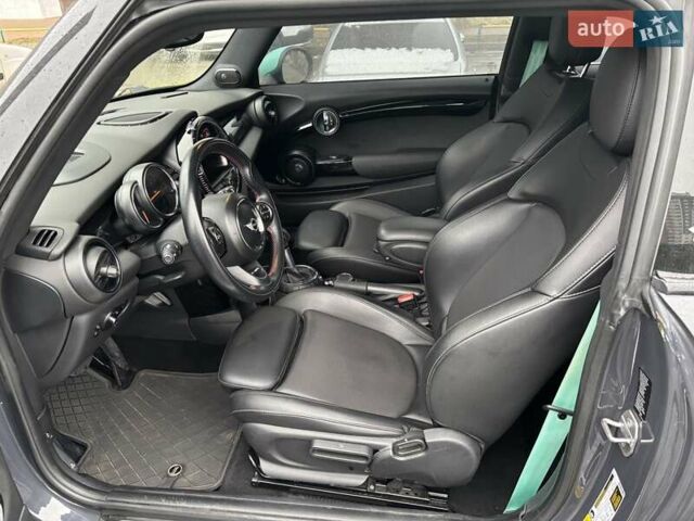 Серый Мини Hatch, объемом двигателя 2 л и пробегом 184 тыс. км за 13900 $, фото 1 на Automoto.ua