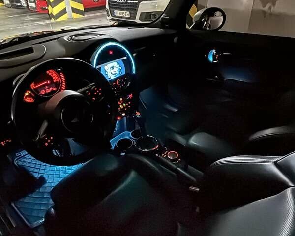 Серый Мини Hatch, объемом двигателя 2 л и пробегом 184 тыс. км за 13900 $, фото 21 на Automoto.ua