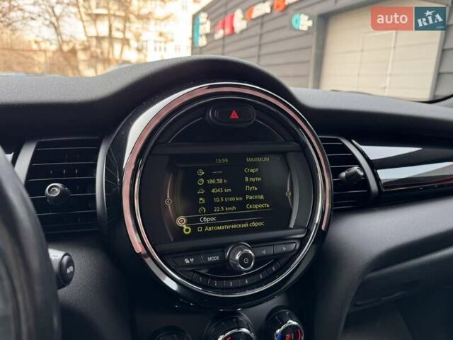 Серый Мини Hatch, объемом двигателя 2 л и пробегом 95 тыс. км за 14900 $, фото 27 на Automoto.ua