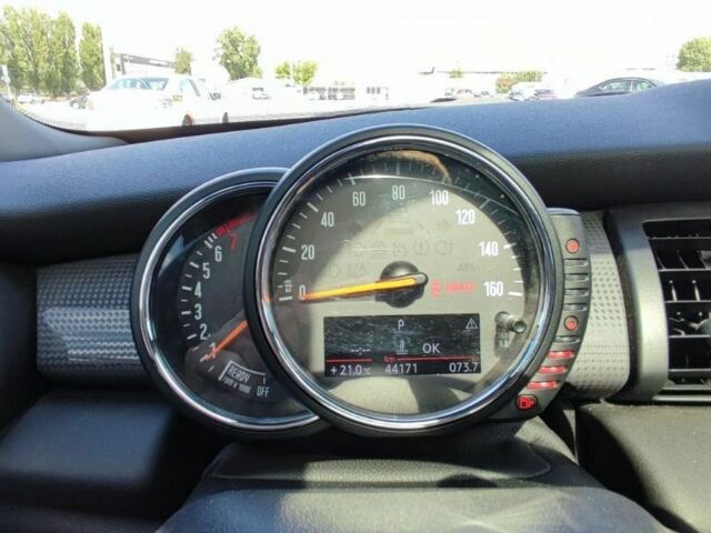 Сірий Міні Hatch, об'ємом двигуна 1.5 л та пробігом 45 тис. км за 14500 $, фото 17 на Automoto.ua