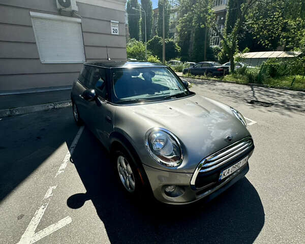 Сірий Міні Hatch, об'ємом двигуна 1.5 л та пробігом 61 тис. км за 10900 $, фото 4 на Automoto.ua