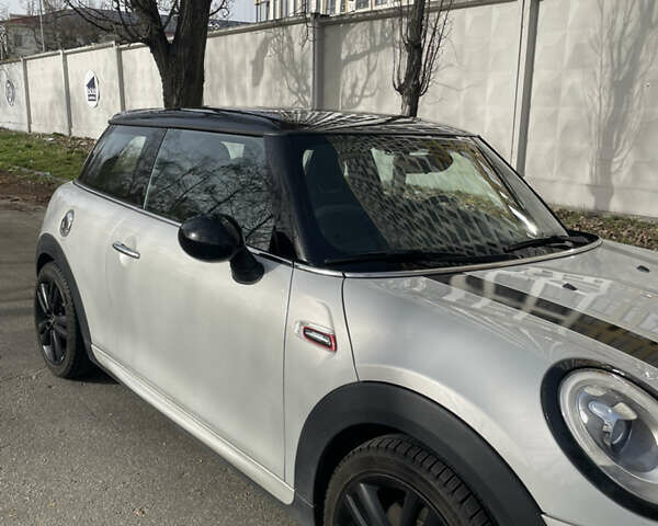 Серый Мини Hatch, объемом двигателя 2 л и пробегом 150 тыс. км за 17500 $, фото 4 на Automoto.ua