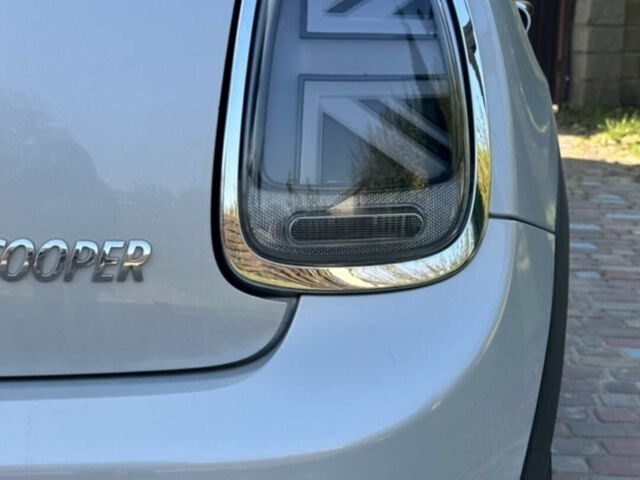 Сірий Міні Hatch, об'ємом двигуна 1.5 л та пробігом 90 тис. км за 13999 $, фото 8 на Automoto.ua