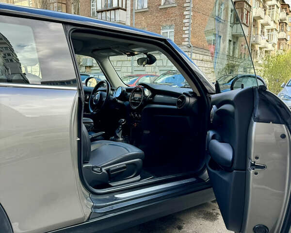 Сірий Міні Hatch, об'ємом двигуна 1.5 л та пробігом 61 тис. км за 10900 $, фото 8 на Automoto.ua