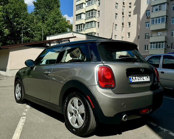 Сірий Міні Hatch, об'ємом двигуна 1.5 л та пробігом 61 тис. км за 10900 $, фото 2 на Automoto.ua