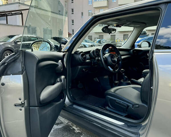 Сірий Міні Hatch, об'ємом двигуна 1.5 л та пробігом 61 тис. км за 10900 $, фото 7 на Automoto.ua