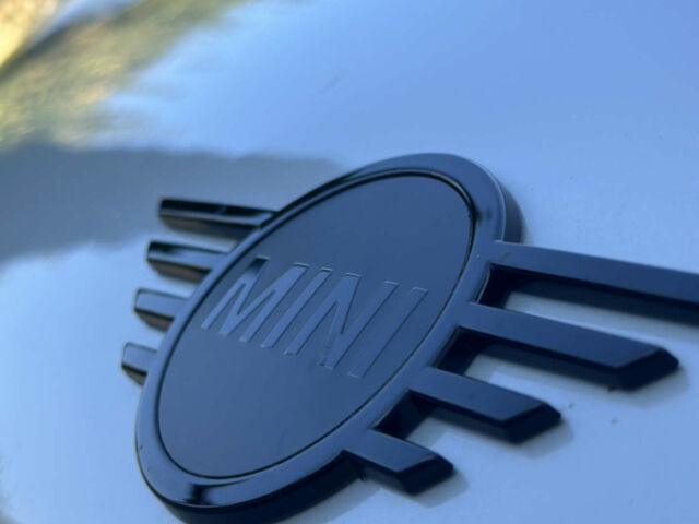 Сірий Міні Hatch, об'ємом двигуна 1.5 л та пробігом 90 тис. км за 13999 $, фото 5 на Automoto.ua