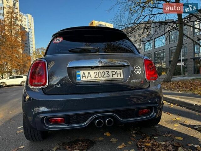 Серый Мини Hatch, объемом двигателя 2 л и пробегом 25 тыс. км за 18000 $, фото 3 на Automoto.ua