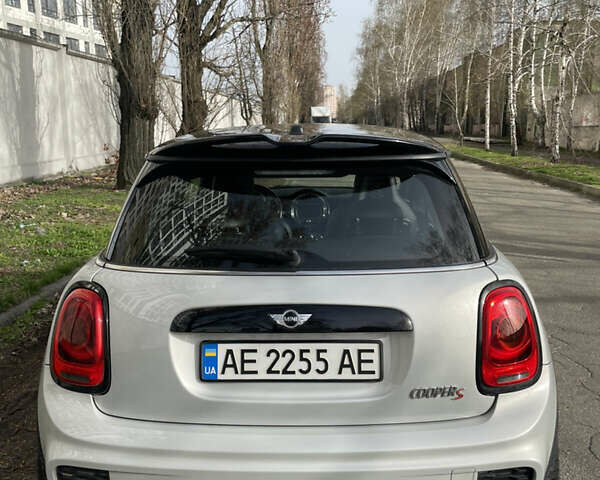 Серый Мини Hatch, объемом двигателя 2 л и пробегом 150 тыс. км за 17500 $, фото 5 на Automoto.ua
