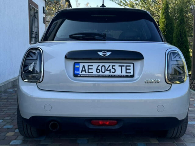 Сірий Міні Hatch, об'ємом двигуна 1.5 л та пробігом 90 тис. км за 13999 $, фото 7 на Automoto.ua