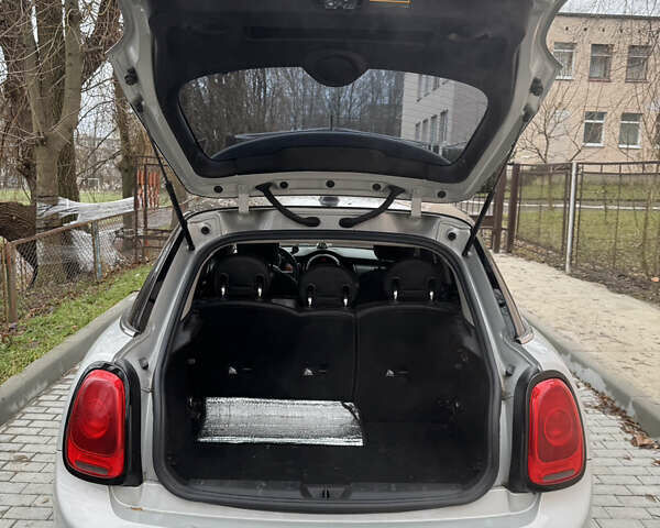 Серый Мини Hatch, объемом двигателя 1.5 л и пробегом 55 тыс. км за 14000 $, фото 28 на Automoto.ua