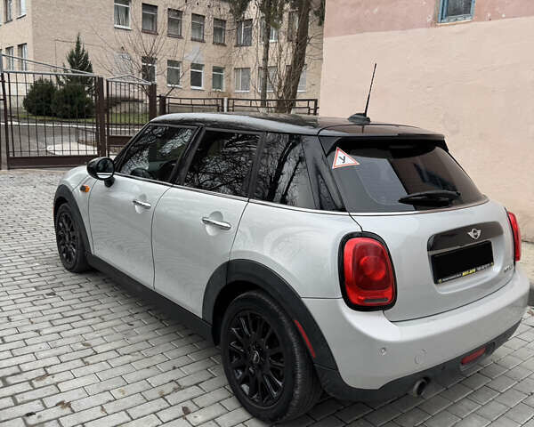 Серый Мини Hatch, объемом двигателя 1.5 л и пробегом 55 тыс. км за 14000 $, фото 7 на Automoto.ua