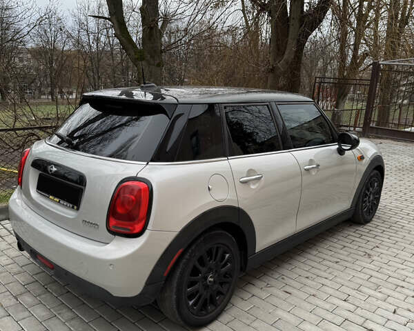 Серый Мини Hatch, объемом двигателя 1.5 л и пробегом 55 тыс. км за 14000 $, фото 6 на Automoto.ua
