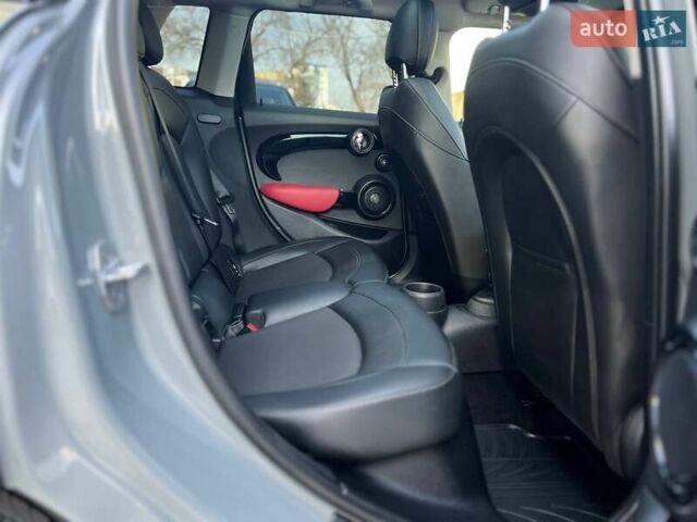 Серый Мини Hatch, объемом двигателя 2 л и пробегом 46 тыс. км за 17500 $, фото 24 на Automoto.ua