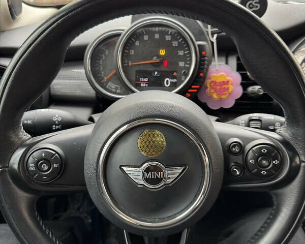 Серый Мини Hatch, объемом двигателя 1.5 л и пробегом 55 тыс. км за 14000 $, фото 14 на Automoto.ua