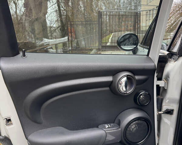 Серый Мини Hatch, объемом двигателя 1.5 л и пробегом 55 тыс. км за 14000 $, фото 20 на Automoto.ua
