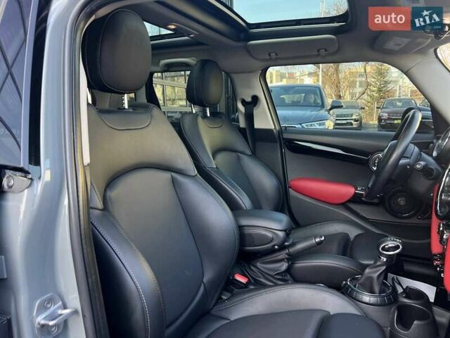 Сірий Міні Hatch, об'ємом двигуна 2 л та пробігом 46 тис. км за 18000 $, фото 28 на Automoto.ua