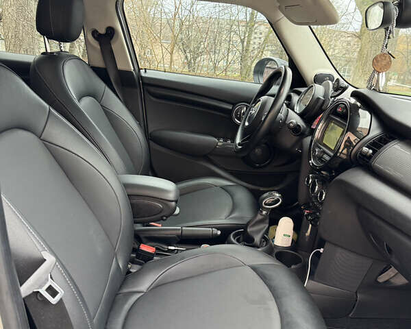 Серый Мини Hatch, объемом двигателя 1.5 л и пробегом 55 тыс. км за 14000 $, фото 23 на Automoto.ua