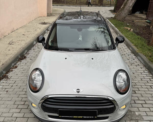 Серый Мини Hatch, объемом двигателя 1.5 л и пробегом 55 тыс. км за 14000 $, фото 4 на Automoto.ua