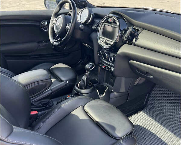 Серый Мини Hatch, объемом двигателя 1.5 л и пробегом 79 тыс. км за 14500 $, фото 6 на Automoto.ua