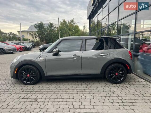 Серый Мини Hatch, объемом двигателя 2 л и пробегом 46 тыс. км за 17500 $, фото 3 на Automoto.ua