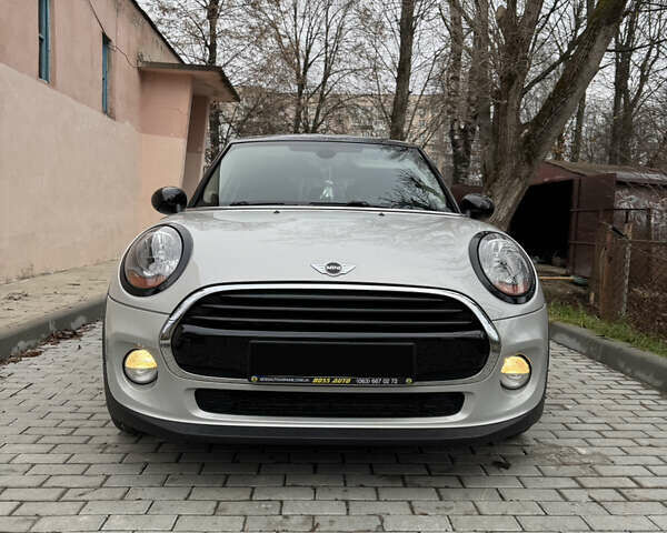 Серый Мини Hatch, объемом двигателя 1.5 л и пробегом 55 тыс. км за 14000 $, фото 3 на Automoto.ua