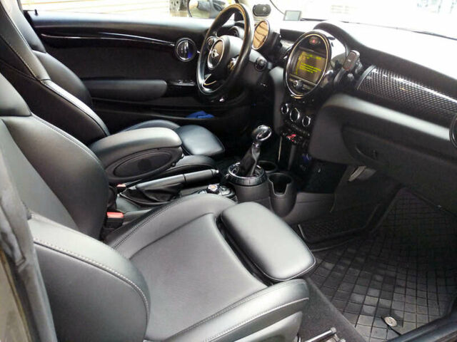 Серый Мини Hatch, объемом двигателя 2 л и пробегом 72 тыс. км за 17500 $, фото 6 на Automoto.ua