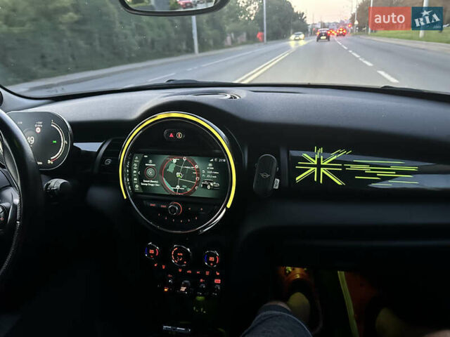 Серый Мини Hatch, объемом двигателя 2 л и пробегом 67 тыс. км за 24500 $, фото 23 на Automoto.ua