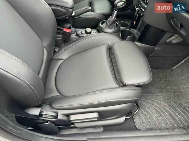 Серый Мини Hatch, объемом двигателя 2 л и пробегом 146 тыс. км за 18500 $, фото 12 на Automoto.ua