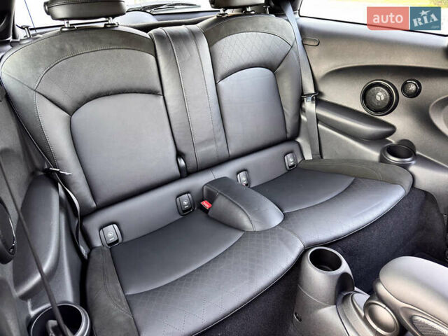 Серый Мини Hatch, объемом двигателя 2 л и пробегом 83 тыс. км за 21500 $, фото 42 на Automoto.ua