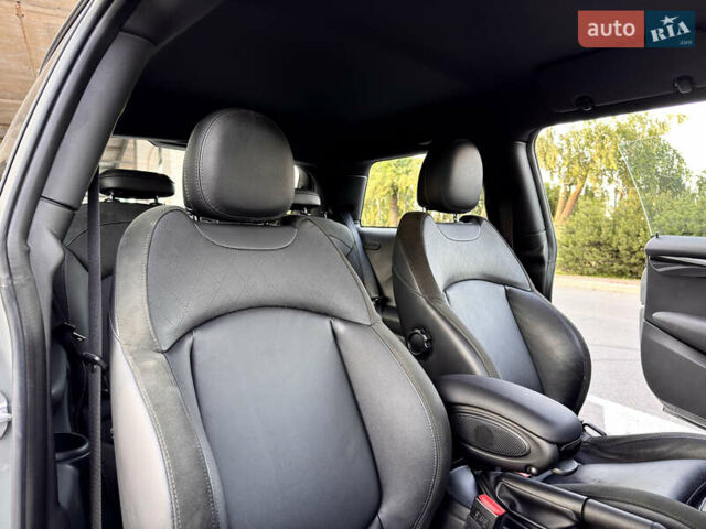 Серый Мини Hatch, объемом двигателя 2 л и пробегом 83 тыс. км за 21500 $, фото 40 на Automoto.ua