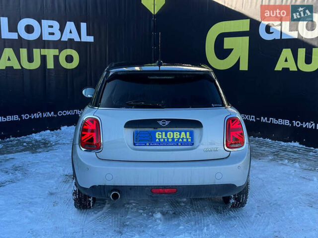 Сірий Міні Hatch, об'ємом двигуна 1.5 л та пробігом 62 тис. км за 14900 $, фото 5 на Automoto.ua