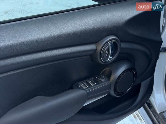 Сірий Міні Hatch, об'ємом двигуна 1.5 л та пробігом 62 тис. км за 14900 $, фото 11 на Automoto.ua