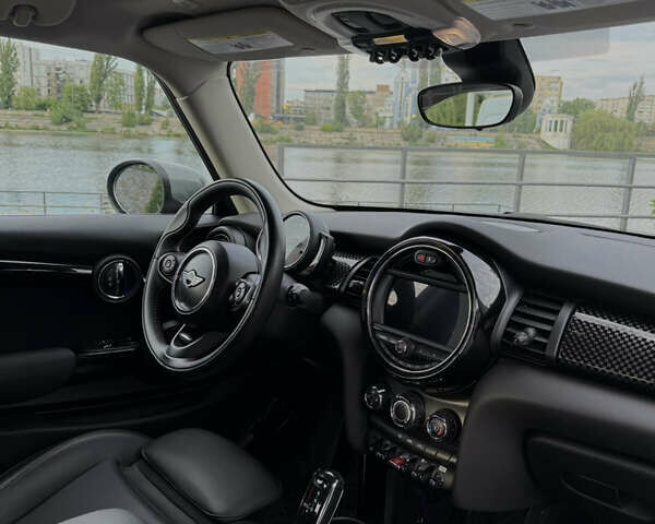 Серый Мини Hatch, объемом двигателя 2 л и пробегом 43 тыс. км за 19000 $, фото 33 на Automoto.ua