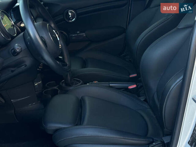 Сірий Міні Hatch, об'ємом двигуна 1.5 л та пробігом 62 тис. км за 14900 $, фото 10 на Automoto.ua