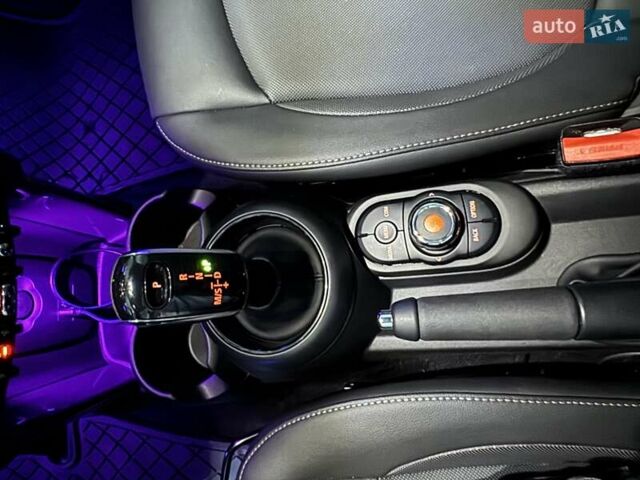 Сірий Міні Hatch, об'ємом двигуна 1.5 л та пробігом 29 тис. км за 20900 $, фото 39 на Automoto.ua