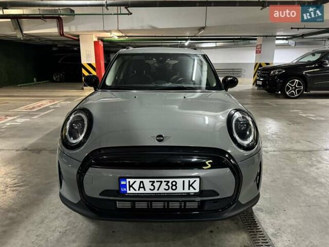 Сірий Міні Hatch, об'ємом двигуна 1.5 л та пробігом 29 тис. км за 20900 $, фото 1 на Automoto.ua