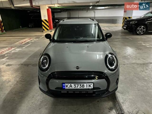 Сірий Міні Hatch, об'ємом двигуна 1.5 л та пробігом 29 тис. км за 20900 $, фото 2 на Automoto.ua