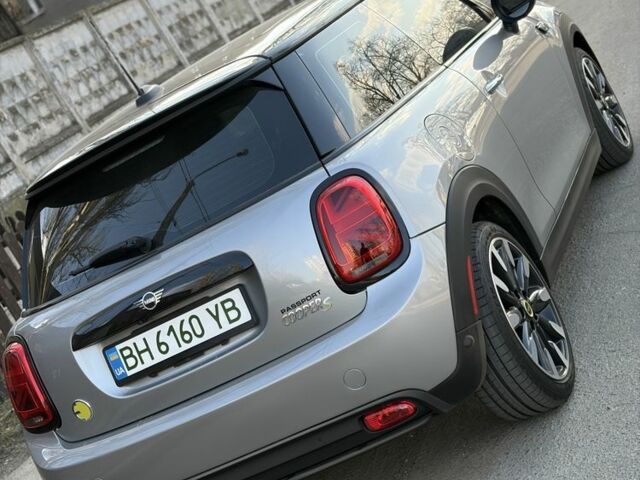Сірий Міні Hatch, об'ємом двигуна 0 л та пробігом 6 тис. км за 23000 $, фото 3 на Automoto.ua