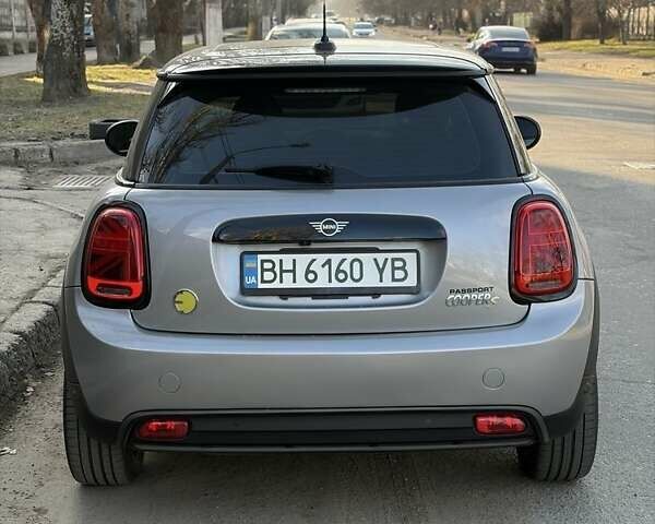 Сірий Міні Hatch, об'ємом двигуна 0 л та пробігом 600 тис. км за 23000 $, фото 1 на Automoto.ua
