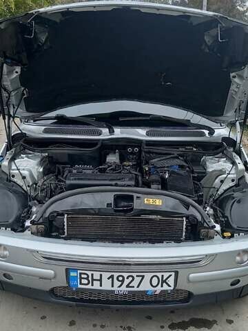 Сірий Міні Hatch, об'ємом двигуна 1.6 л та пробігом 253 тис. км за 6000 $, фото 4 на Automoto.ua