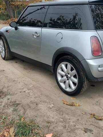 Сірий Міні Hatch, об'ємом двигуна 1.6 л та пробігом 253 тис. км за 6000 $, фото 6 на Automoto.ua