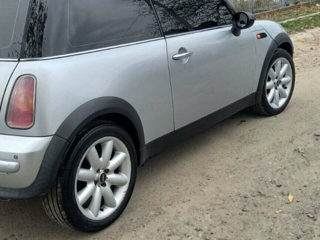 Сірий Міні Hatch, об'ємом двигуна 1.6 л та пробігом 253 тис. км за 6000 $, фото 5 на Automoto.ua