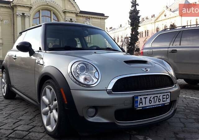 Серый Мини Hatch, объемом двигателя 1.6 л и пробегом 220 тыс. км за 7600 $, фото 4 на Automoto.ua