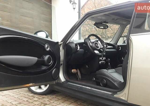 Серый Мини Hatch, объемом двигателя 1.6 л и пробегом 220 тыс. км за 7600 $, фото 14 на Automoto.ua
