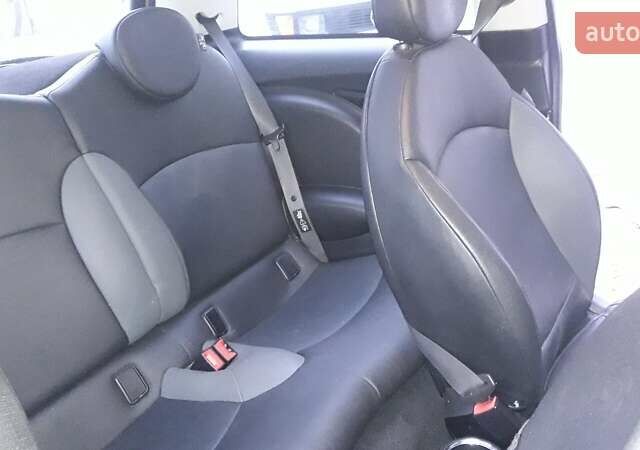 Серый Мини Hatch, объемом двигателя 1.6 л и пробегом 220 тыс. км за 7600 $, фото 19 на Automoto.ua